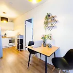 Cofy - Quiet Location, Air-conditioning, Free Parking, 24-7 Check-in-out With Prepaid Nighttime Check-in, Early Check-in, Late Check-out! Апартаменты