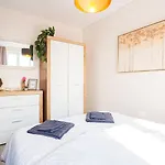 Cofy - Quiet Location, Air-conditioning, Free Parking, 24-7 Check-in-out With Prepaid Nighttime Check-in, Early Check-in, Late Check-out! Korter