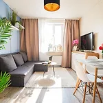 Cofy - Quiet Location, Air-conditioning, Free Parking, 24-7 Check-in-out With Prepaid Nighttime Check-in, Early Check-in, Late Check-out! Appartement