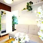Korter Cofy - Quiet Location, Air-conditioning, Free Parking, 24-7 Check-in-out With Prepaid Nighttime Check-in, Early Check-in, Late Check-out! Tartu