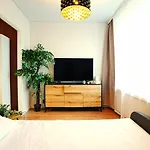 Cofy - Quiet Location, Air-conditioning, Free Parking, 24-7 Check-in-out With Prepaid Nighttime Check-in, Early Check-in, Late Check-out! *