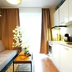 Korter Cofy - Quiet Location, Air-conditioning, Free Parking, 24-7 Check-in-out With Prepaid Nighttime Check-in, Early Check-in, Late Check-out! *