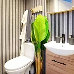Cofy - Quiet Location, Air-conditioning, Free Parking, 24-7 Check-in-out With Prepaid Nighttime Check-in, Early Check-in, Late Check-out! Апартаменты *