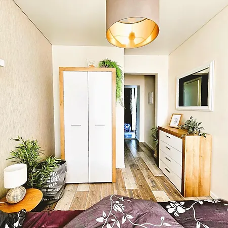 Cofy - Near-centrally Located, Quiet District, Air-conditioning, Free Parking, 24-7 Express Check-in-out, Close To Nature, Everything Need For Living! *
