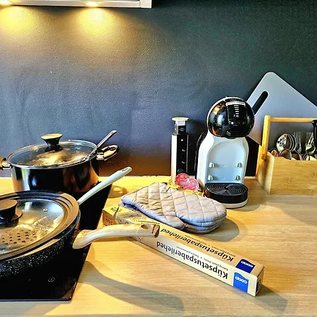 Apartment Cofy - Near-centrally Located, Quiet District, Air-conditioning, Free Parking, 24-7 Express Check-in-out, Close To Nature, Everything Need For Living!