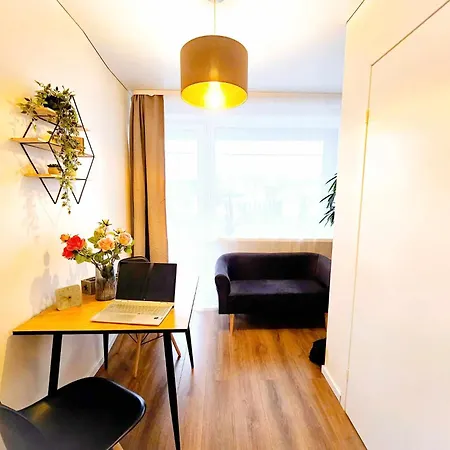 Apartment Cofy - Near-centrally Located, Quiet District, Air-conditioning, Free Parking, 24-7 Express Check-in-out, Close To Nature, Everything Need For Living!