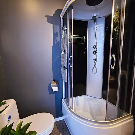 Apartment Cofy - Near-centrally Located, Quiet District, Air-conditioning, Free Parking, 24-7 Express Check-in-out, Close To Nature, Everything Need For Living! *