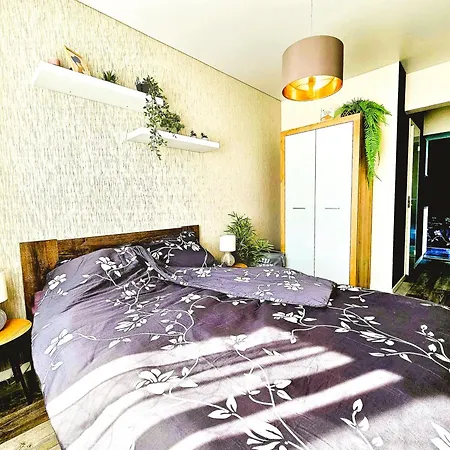 Apartment Cofy - Near-centrally Located, Quiet District, Air-conditioning, Free Parking, 24-7 Express Check-in-out, Close To Nature, Everything Need For Living!