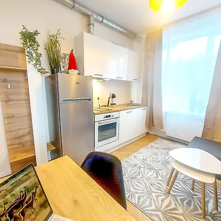 Cofy - Near-centrally Located, Quiet District, Air-conditioning, Free Parking, 24-7 Express Check-in-out, Close To Nature, Everything Need For Living! * Tartu