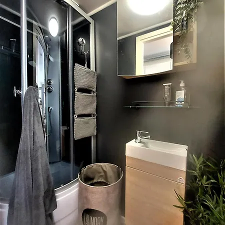 Cofy - Near-centrally Located, Quiet District, Air-conditioning, Free Parking, 24-7 Express Check-in-out, Close To Nature, Everything Need For Living! Apartment Tartu
