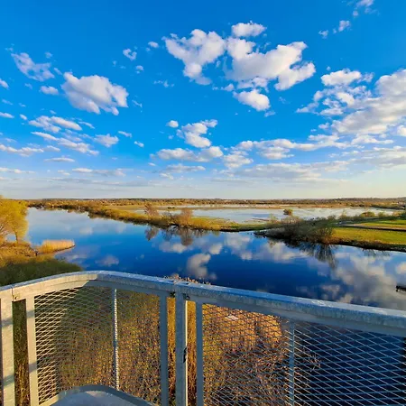 Cofy - Near-centrally Located, Quiet District, Air-conditioning, Free Parking, 24-7 Express Check-in-out, Close To Nature, Everything Need For Living!