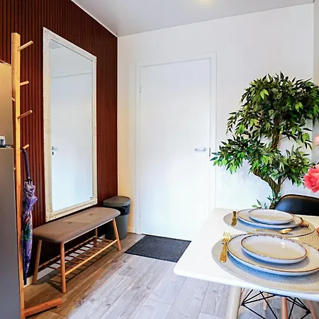 Cofy - Near-centrally Located, Quiet District, Air-conditioning, Free Parking, 24-7 Express Check-in-out, Close To Nature, Everything Need For Living!
