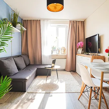 Cofy - Near-centrally Located, Quiet District, Air-conditioning, Free Parking, 24-7 Express Check-in-out, Close To Nature, Everything Need For Living! Apartament