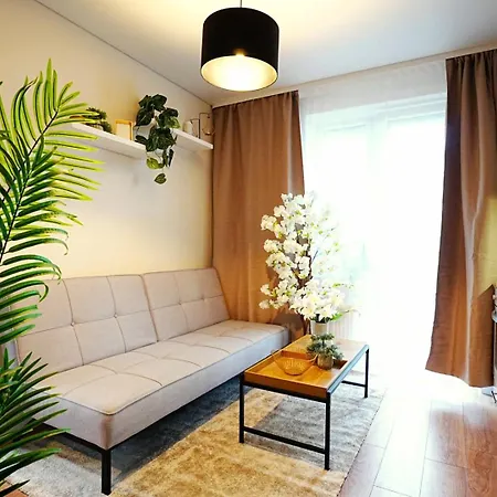 Διαμέρισμα Cofy - Quiet Location, Air-conditioning, Free Parking, 24-7 Check-in-out With Prepaid Nighttime Check-in, Early Check-in, Late Check-out!