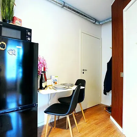 Cofy - Quiet Location, Air-conditioning, Free Parking, 24-7 Check-in-out With Prepaid Nighttime Check-in, Early Check-in, Late Check-out! Tartu