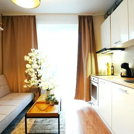 Διαμέρισμα Cofy - Quiet Location, Air-conditioning, Free Parking, 24-7 Check-in-out With Prepaid Nighttime Check-in, Early Check-in, Late Check-out! *
