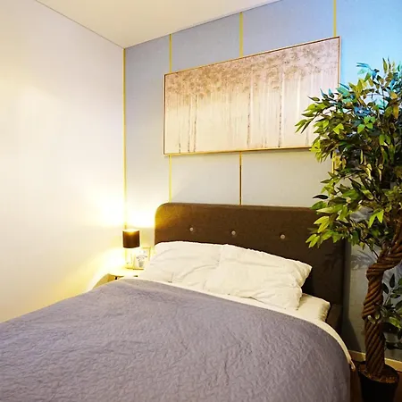 Cofy - Quiet Location, Air-conditioning, Free Parking, 24-7 Check-in-out With Prepaid Nighttime Check-in, Early Check-in, Late Check-out! Διαμέρισμα