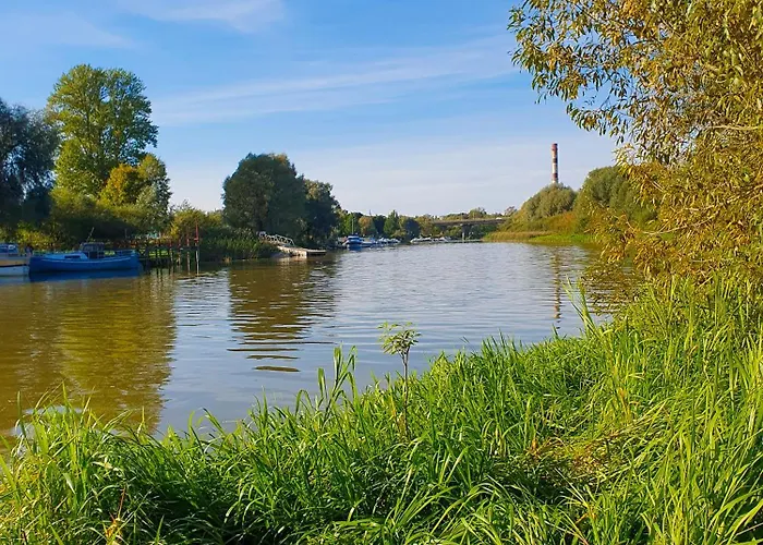 Cofy - Near-centrally Located, Quiet District, Air-conditioning, Free Parking, 24-7 Express Check-in-out, Close To Nature, Everything Need For Living! *