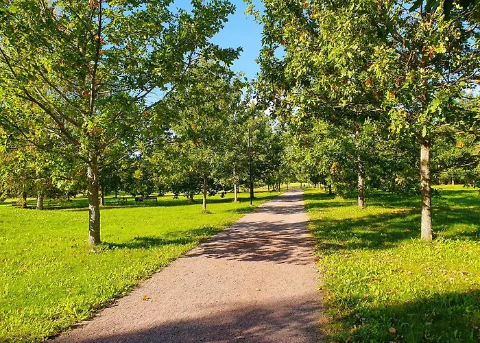 Cofy - Near-centrally Located, Quiet District, Air-conditioning, Free Parking, 24-7 Express Check-in-out, Close To Nature, Everything Need For Living! Tartu