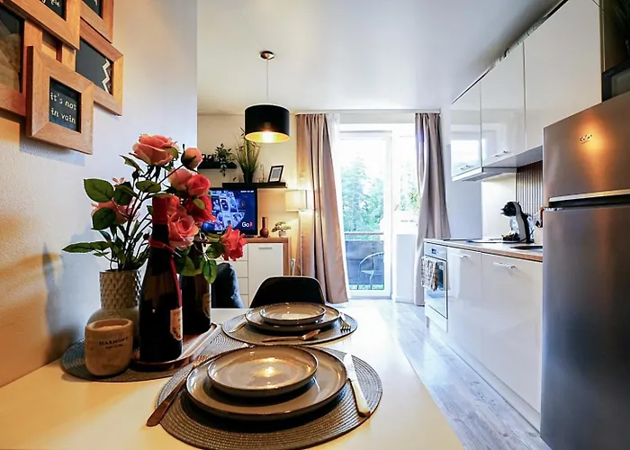 Cofy - Near-centrally Located, Quiet District, Air-conditioning, Free Parking, 24-7 Express Check-in-out, Close To Nature, Everything Need For Living! * Tartu