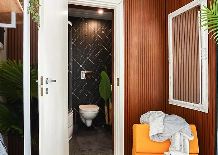 Appartement Cofy - Near-centrally Located, Quiet District, Air-conditioning, Free Parking, 24-7 Express Check-in-out, Close To Nature, Everything Need For Living! *