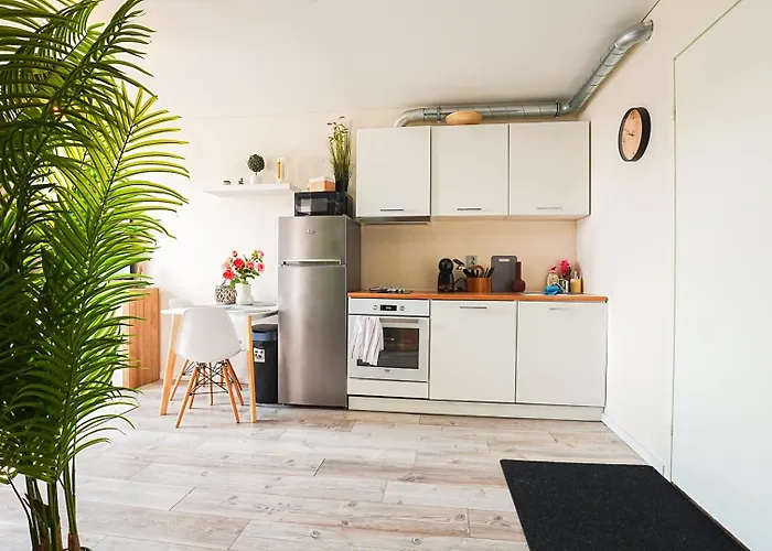 Cofy - Near-centrally Located, Quiet District, Air-conditioning, Free Parking, 24-7 Express Check-in-out, Close To Nature, Everything Need For Living! Appartement Tartu