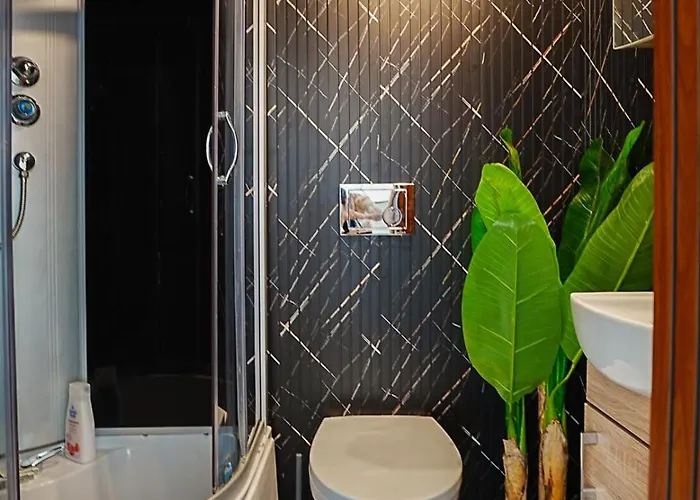 Cofy - Near-centrally Located, Quiet District, Air-conditioning, Free Parking, 24-7 Express Check-in-out, Close To Nature, Everything Need For Living!